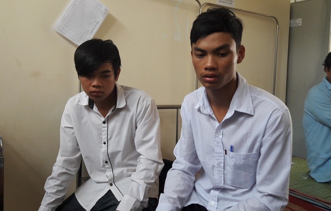  Hai học sinh Quốc và Định bị đánh phải nhập viện. Ảnh: Zing News