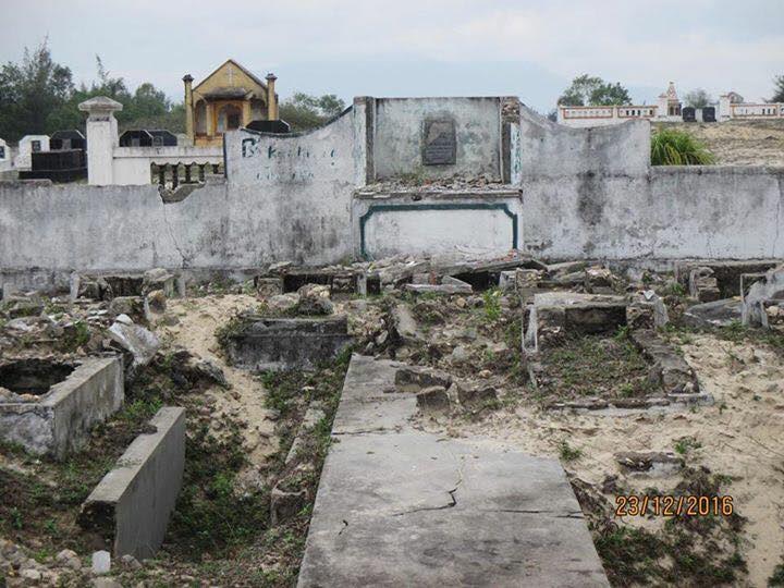 Nghiã địa giáo xứ Xuân Hòa bị đào bới (ảnh; Facebook Mary Phương)