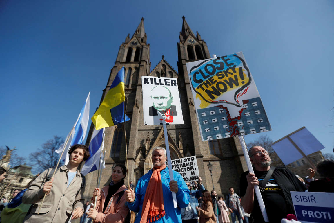 Prague protest. Reuters/David w cerny Czech elections. Prague protest Action. Prague protest Farmer. Пребывающий в стране
