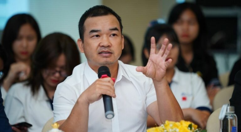 Đoàn Văn Báu và chuyện “gà đẻ, gà cục tác”