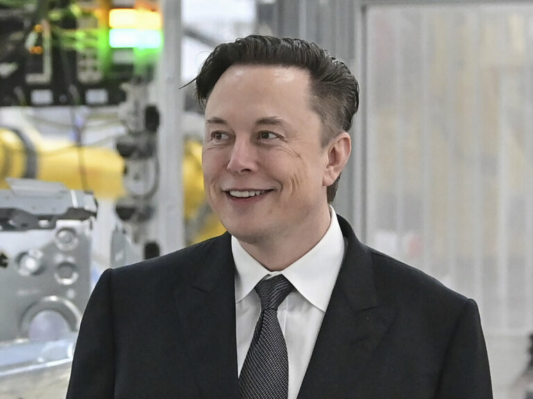 Các nhà lãnh đạo nước ngoài đang rón rén quanh Musk