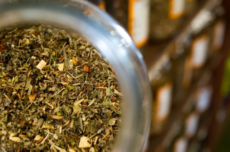 Lợi ích sức khỏe đáng ngạc nhiên từ việc uống trà