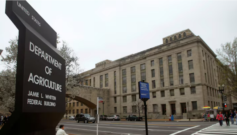 Hội đồng quản trị Hoa Kỳ khôi phục hàng nghìn nhân viên USDA bị sa thải dưới thời Trump
