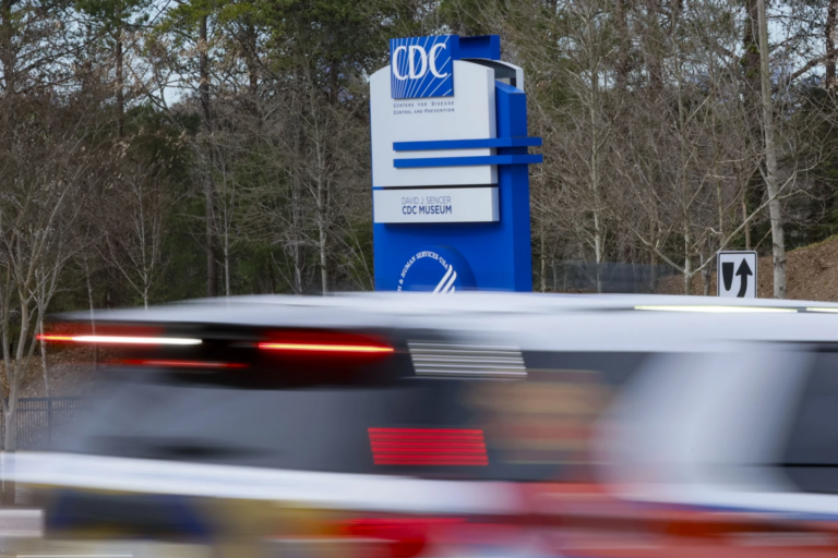 Chính quyền Trump tuyên bố sẽ rút lại hàng tỷ USD ngân sách COVID từ các sở y tế địa phương