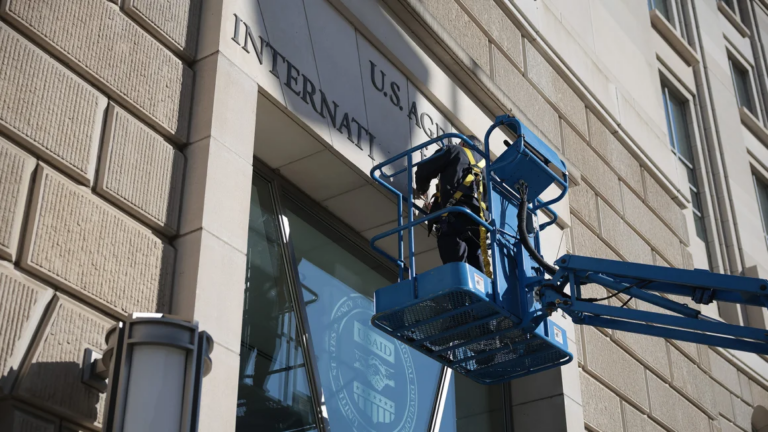 Bộ Ngoại giao chính thức thông báo với Quốc hội về việc giải thể USAID