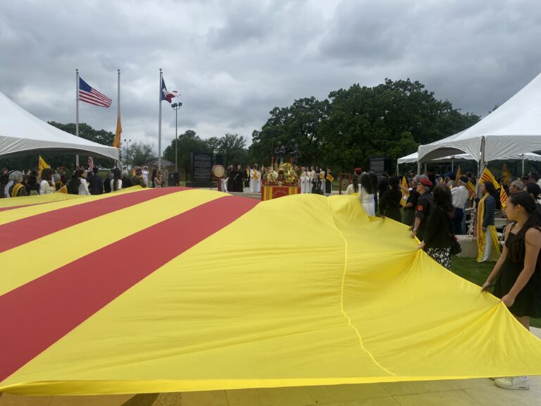 NỖI BUỒN THÁNG TƯ BẢY LĂM 2025-1975 – TƯỢNG ĐÀI CHIẾN SĨ VIỆT MỸ DALLAS FORT WORTH SỐNG ĐỘNG