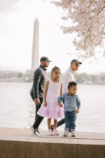 Barack Obama phản hồi về bức ảnh photobomb hoa anh đào gây bão