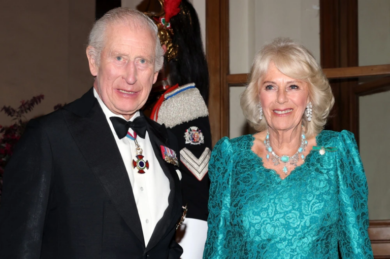 Vua Charles và Nữ hoàng Camilla gặp Đức Giáo hoàng