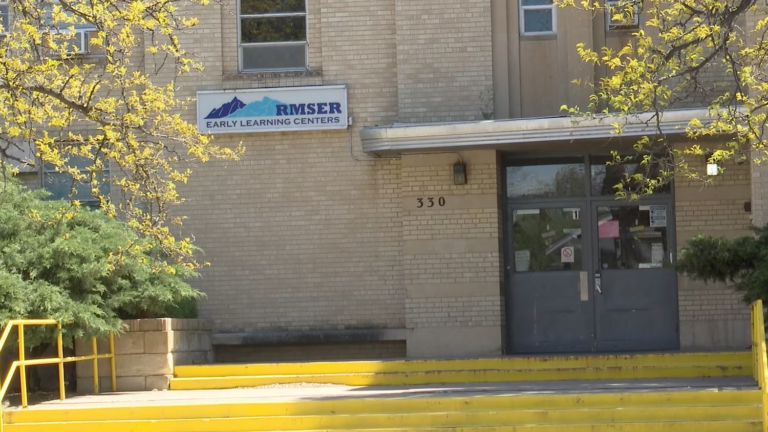 Bé gái 13 tuổi tử vong sau khi rơi từ độ cao 7,5 mét qua sàn gác mái tại chương trình sau giờ học