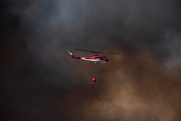 Cháy rừng ở New Jersey lan rộng hơn 8.000 mẫu, khiến người dân phải sơ tán và đóng cửa đường cao tốc chính