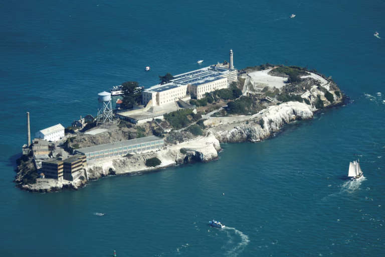 Trump ra lệnh mở lại nhà tù Alcatraz