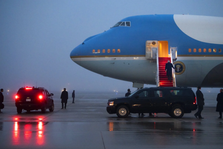 Trump biện minh cho việc nhận máy bay do Qatar tặng để sử dụng làm Air Force One