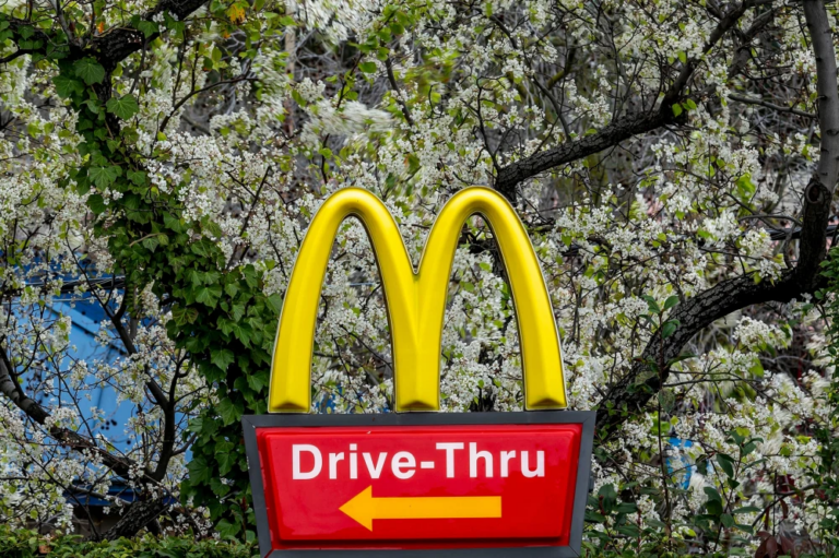 McDonald’s công bố kế hoạch tuyển dụng 375.000 nhân viên vào mùa hè này