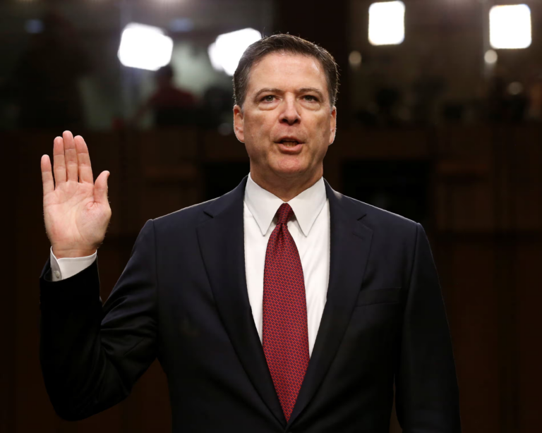 James Comey bị điều tra vì đăng ảnh vỏ sò bị cho là “đe dọa” Trump