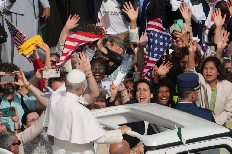 Giáo hoàng Leo XIV kêu gọi sự hiệp nhất và “tinh thần truyền giáo” trong Thánh lễ nhậm chức tại Vatican