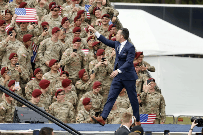 Trump tuyên bố sẽ “giải phóng” Los Angeles trong bài phát biểu kỷ niệm 250 năm thành lập Quân đội Mỹ