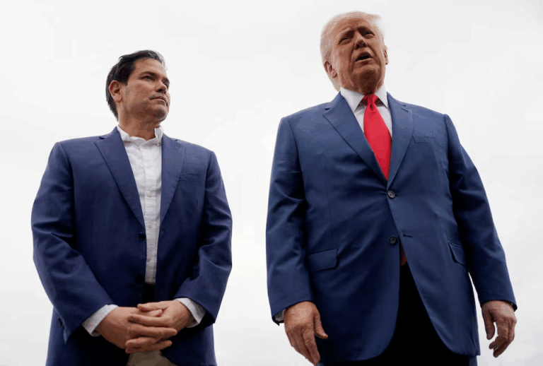 Chính quyền Trump giữ khoảng cách với các cuộc không kích của Israel vào Iran