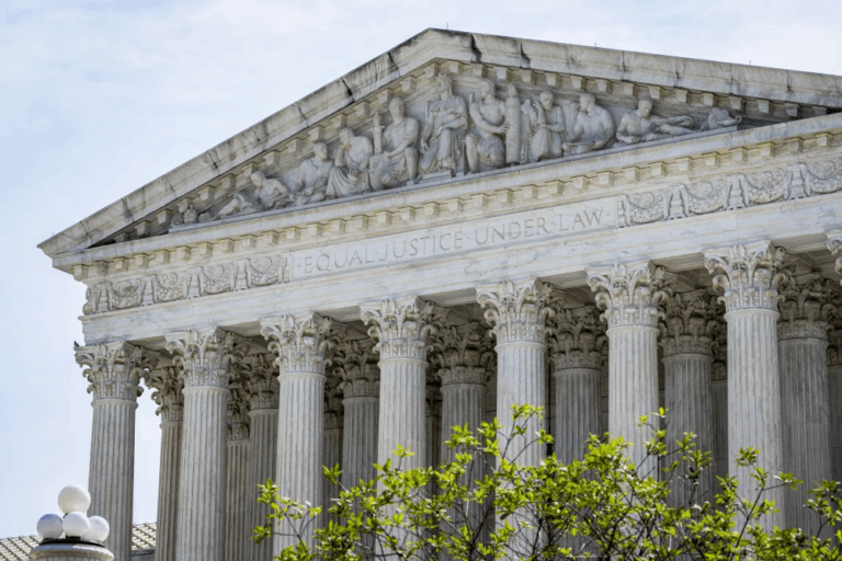 Tối cao Pháp viện duy trì luật xác minh độ tuổi người dùng trang web khiêu dâm của Texas