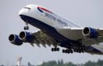 Tiếp viên hàng không British Airways nhảy khỏa thân trên chuyến bay SFO