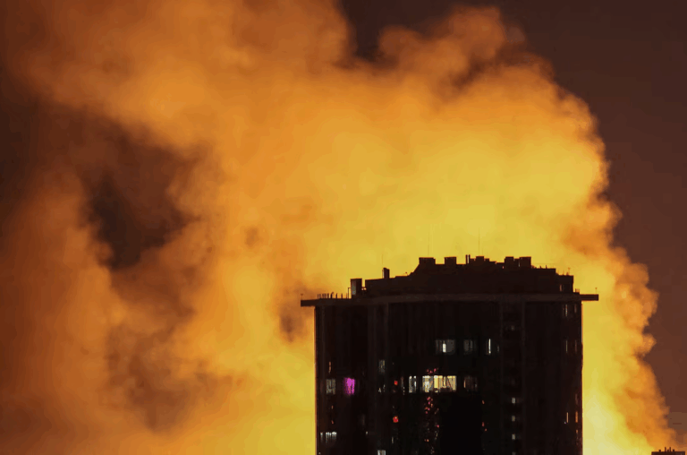 Russia tập kích drone suốt đêm vào Kyiv, làm 14 người bị thương, theo Ukraine