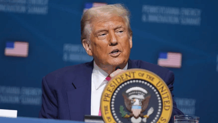 Tỷ lệ không tán thành Trump đạt mức cao kỷ lục kể từ đầu nhiệm kỳ hai