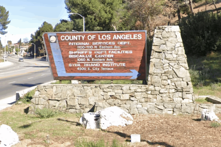 Lựu đạn phát nổ khiến 3 đặc vụ Los Angeles thiệt mạng; một quả khác vẫn chưa tìm thấy