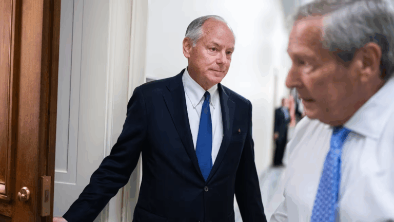 Bị cáo buộc che giấu sức khỏe tổng thống, cựu cố vấn Biden phản pháo: “Không có âm mưu mờ ám”