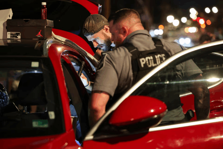 Trump muốn gia hạn quyền kiểm soát liên bang đối với cảnh sát Washington