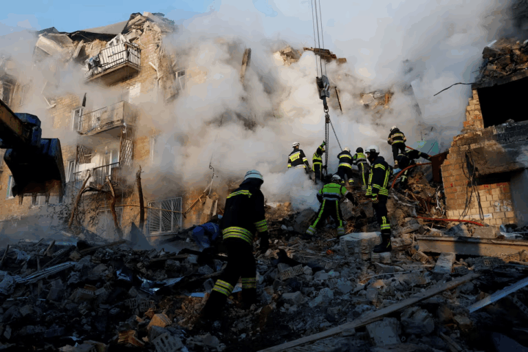 Nga tấn công ban đêm vào Kyiv, làm 10 người thiệt mạng, 38 người bị thương, Ukraine cho biết