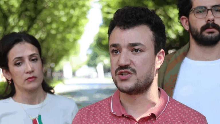 Thẩm phán ra lệnh trục xuất Mahmoud Khalil về Algeria hoặc Syria