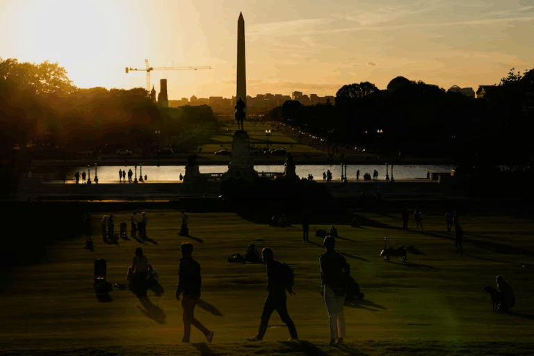 Trump nhắm cắt giảm các “cơ quan Dân chủ” trong cuộc khủng hoảng đóng cửa chính phủ