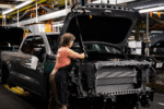 Trump gia hạn ưu đãi thuế quan cho ngành ô tô Mỹ