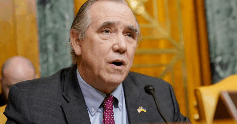 Thượng nghị sĩ Jeff Merkley phát biểu 22 giờ phản đối Tổng thống Trump, lập kỷ lục Thượng viện