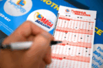 Giải Mega Millions chạm mốc 680 triệu USD