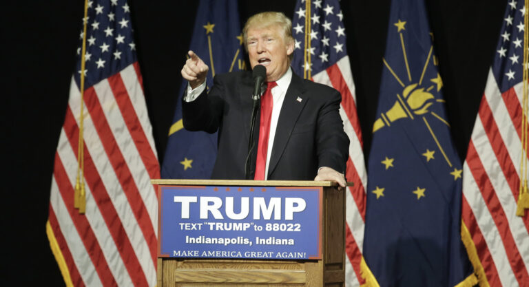 TRUMP ĐE DỌA CHIẾN TRANH VỚI CỘNG HÒA INDIANA VÌ KHÔNG CHIA LẠI KHU BẦU CỬ.