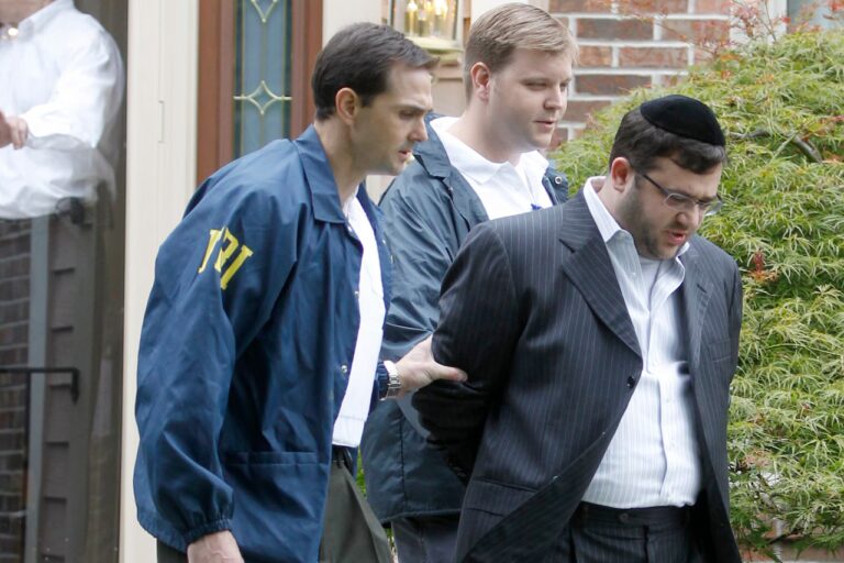 Kẻ lừa đảo từng được Trump thả, lĩnh thêm 37 năm tù vì tội lừa đảo mới