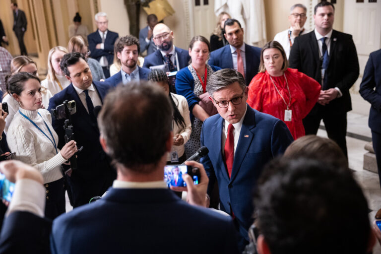 Cộng hòa Hạ viện thông qua kế hoạch chăm sóc sức khỏe mà không gia hạn trợ cấp bảo hiểm.