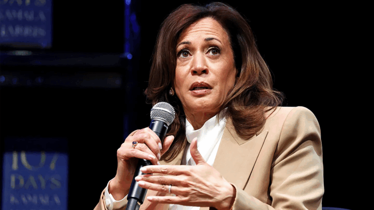 Kamala Harris bác bỏ ý kiến của Michelle Obama, khẳng định nước Mỹ đã sẵn sàng cho một nữ tổng thống