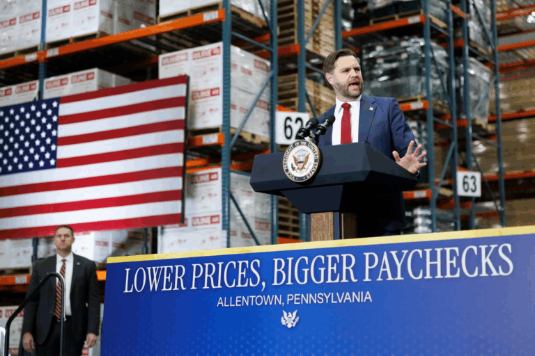 Phối lại bài diễn văn kinh tế của ông Trump, Phó Tổng thống Vance chọn giọng điệu khác