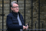 Peter Mandelson bị bắt giữa chấn động hồ sơ Epstein, bị nghi chia sẻ thông tin nhạy cảm qua email