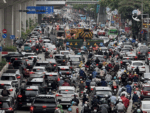 QUYỀN PHẠT XUỐNG TẬN XÃ: DÂN “RA NGÕ CŨNG CÓ THỂ BỊ THỔI PHẠT”