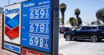 Thống đốc Newsom kêu gọi người dân California tẩy chay Chevron vì giá xăng tăng cao