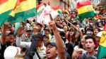 BOLIVIA BỐC CHÁY: BIỂU TÌNH VÂY DINH TỔNG THỐNG