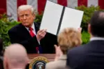 Tòa án thương mại bác thuế quan toàn cầu mà Trump áp đặt sau thất bại tại Tối cao Pháp viện