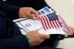 Trump đang tìm cách tước bỏ quốc tịch của 17 người trong nỗ lực mới nhất.