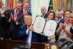 Trump ký dự luật cấp ngân sách cho ICE và CPB đến hết nhiệm kỳ thứ hai