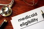 Trump ban hành quy định cuối cùng yêu cầu hầu hết người hưởng Medicaid phải đi làm