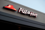 Chuỗi pizza sa sút Pizza Hut sắp đổi chủ với giá 2,7 tỷ USD
