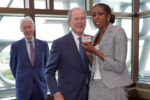 Nhắc đến giải Nobel Hòa bình của chồng, Michelle Obama ngầm “đá xéo” Trump