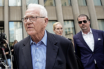 Ông trùm phụ tùng ô tô người Canada Frank Stronach bị kết tội tấn công tình dục